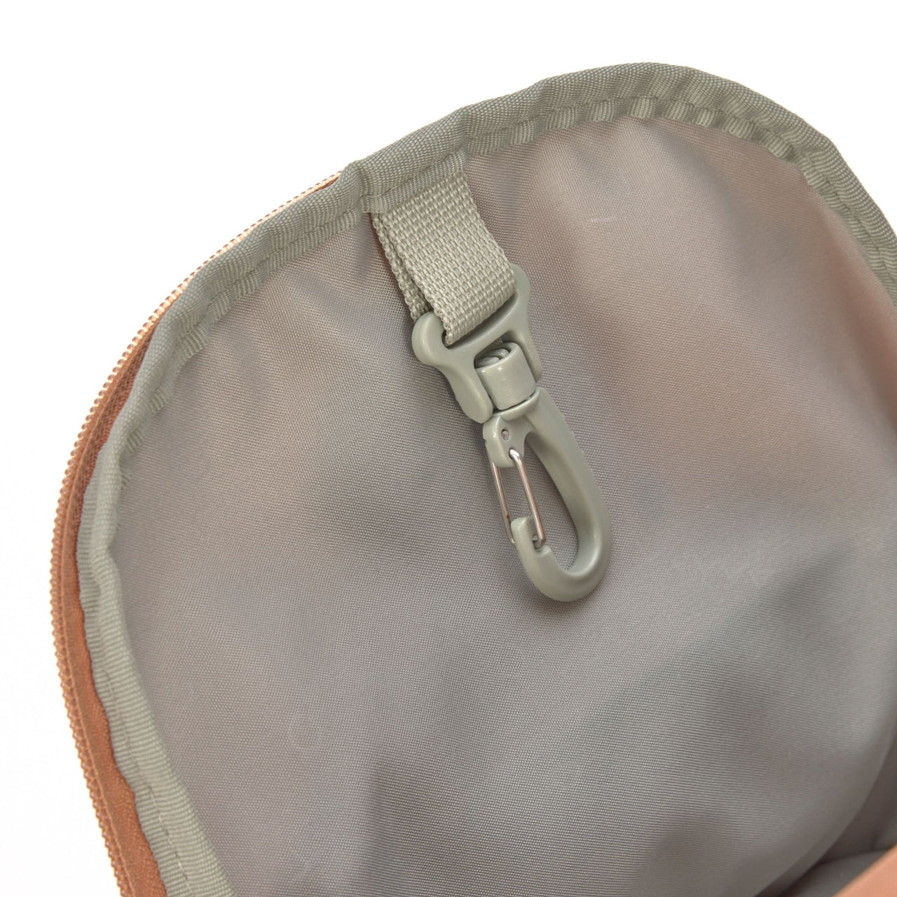 Laessig-Kindergartenrucksack-kiga-kita-rucksack-Happy-Prints-caramel-1203001354-clip-lafueliki