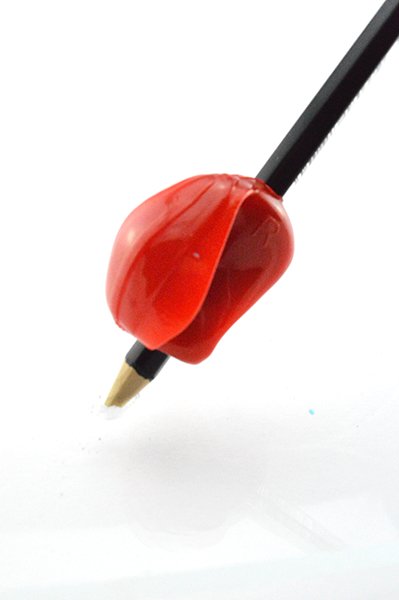 Schreibhilfe-Lafueliki-crossover-Grip-Stift-rot