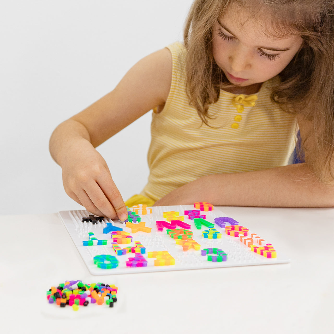 Trendhaus Bügelperlen Lernspaß-Set - Buchstaben und Zahlen